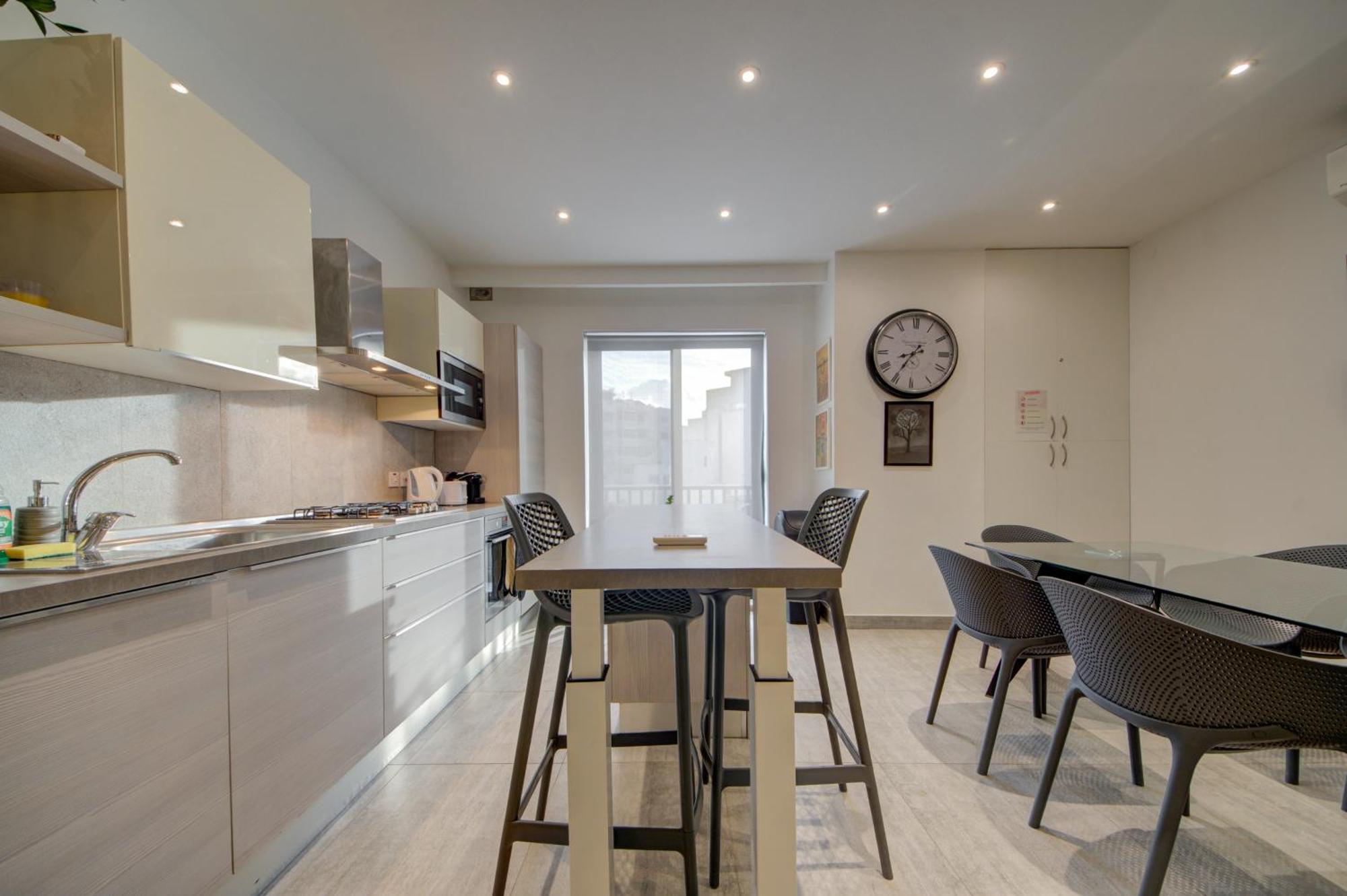 Top Floor Apt With Common Pool Close To All Amenities Σεντ Πόλς Μπέι Εξωτερικό φωτογραφία