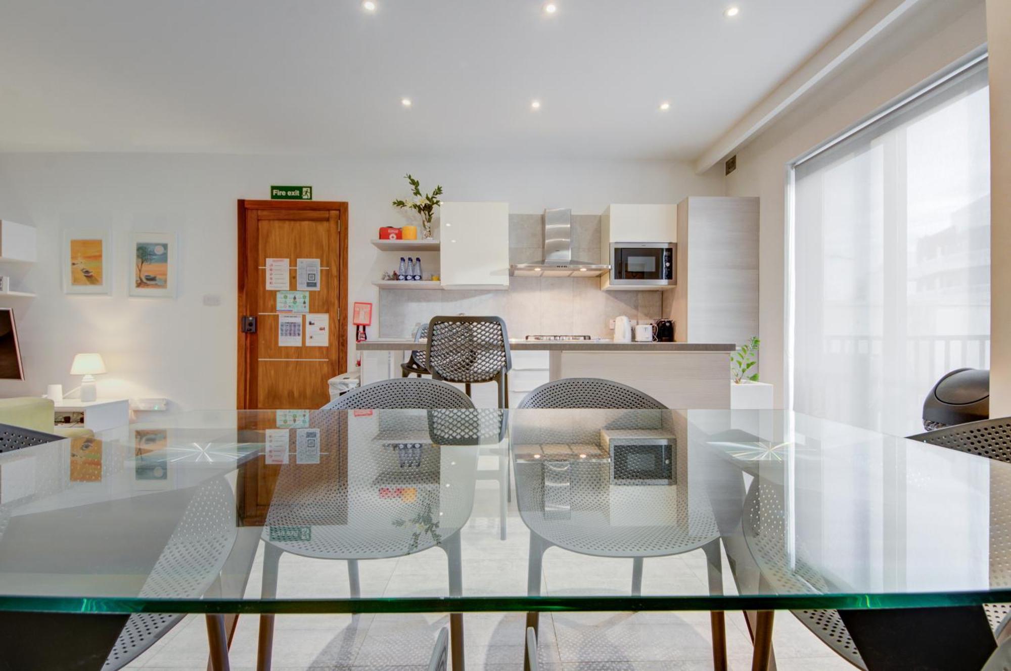 Top Floor Apt With Common Pool Close To All Amenities Σεντ Πόλς Μπέι Εξωτερικό φωτογραφία